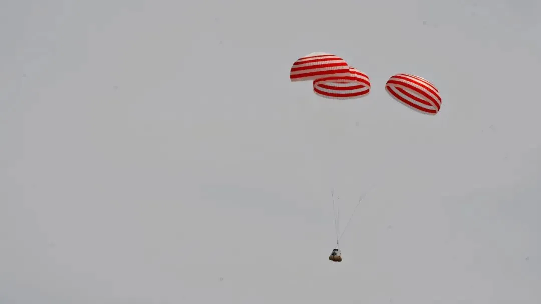梦舟飞船零高度逃逸试验成功！中国载人登月迈出关键一步