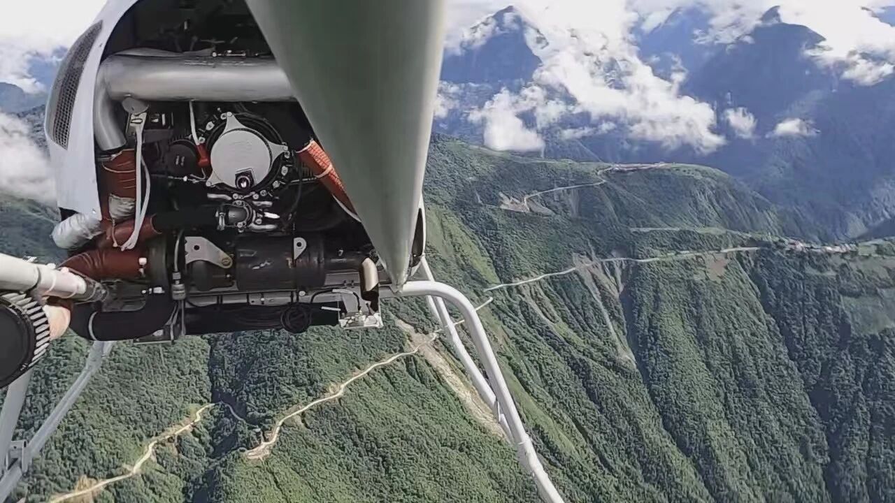 您的快递由“空中货运天团”承运！
