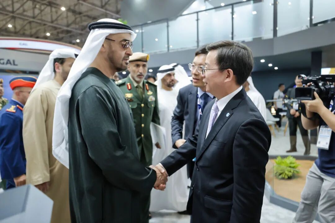 中国航空工业集团高端航空装备亮相2025迪拜航展