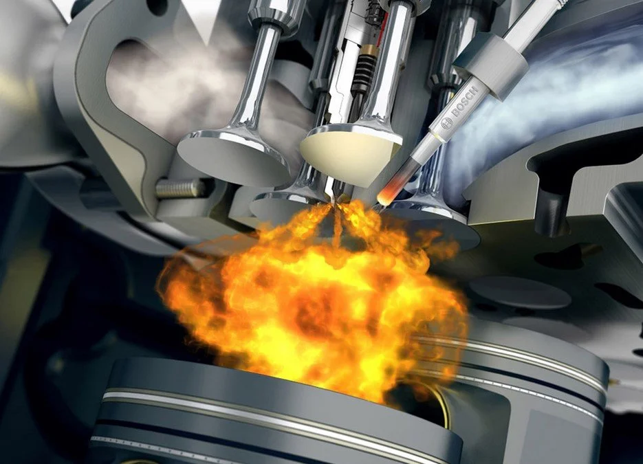 我国吨级无人机实现电磁弹射起飞，重油航空发动机优势在哪里？