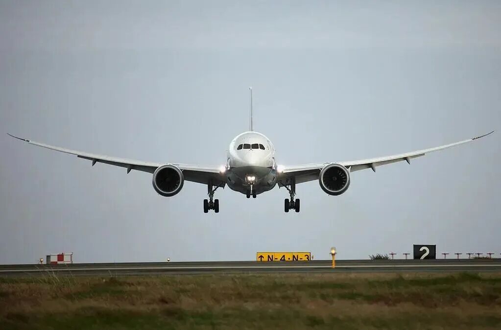 【航化说】飞机近百吨燃油藏在哪？揭秘机翼里的“能源中枢”