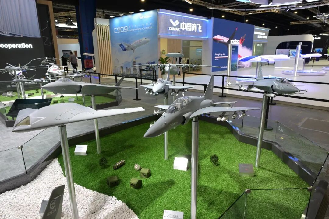 中国航空工业集团高端航空装备亮相第十届新加坡航展