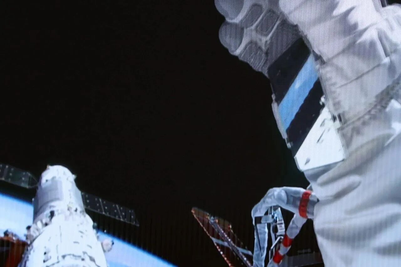 神舟二十一号航天员乘组圆满完成第二次出舱活动