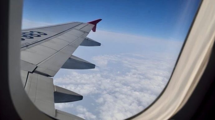 【航化说】你靠窗看的云海，全靠它守护——航空有机玻璃