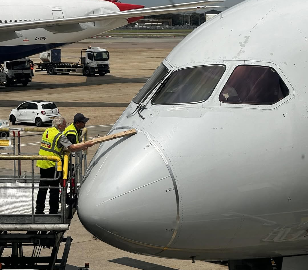 【航化网】飞机竟用胶带“粘”?先别慌,这是FAA认证的“航空级创可贴” 【航化网】飞机竟用胶带“粘”?先别慌,这是FAA认证的“航空级创可贴”