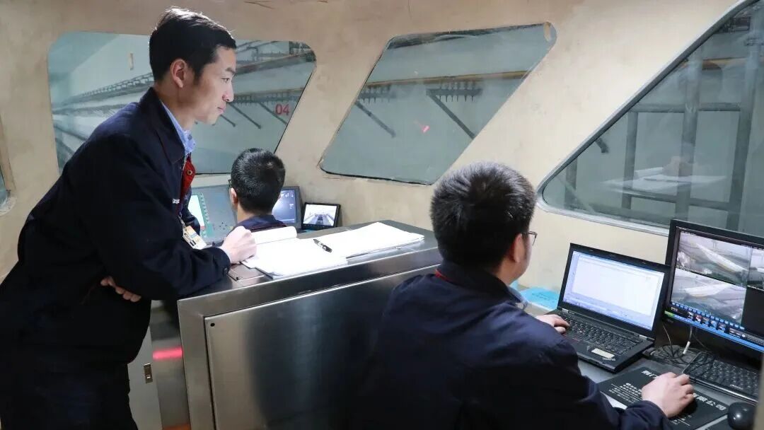 动力十足！这是可以让飞机“畅游”的水池