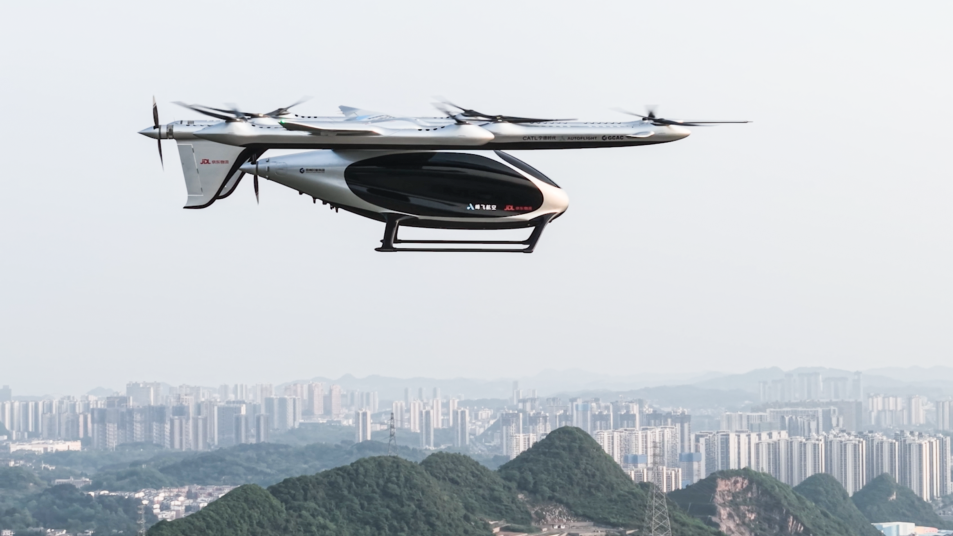 峰飞航空携手京东物流完成全国首例吨级eVTOL春茶专线试点运输