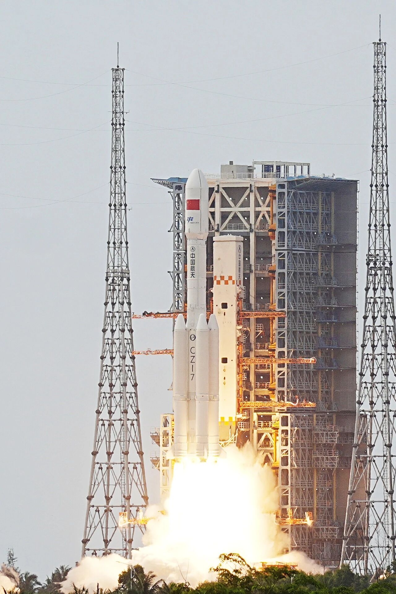 长七火箭十送天舟｜我国今年首次载人航天发射任务圆满成功